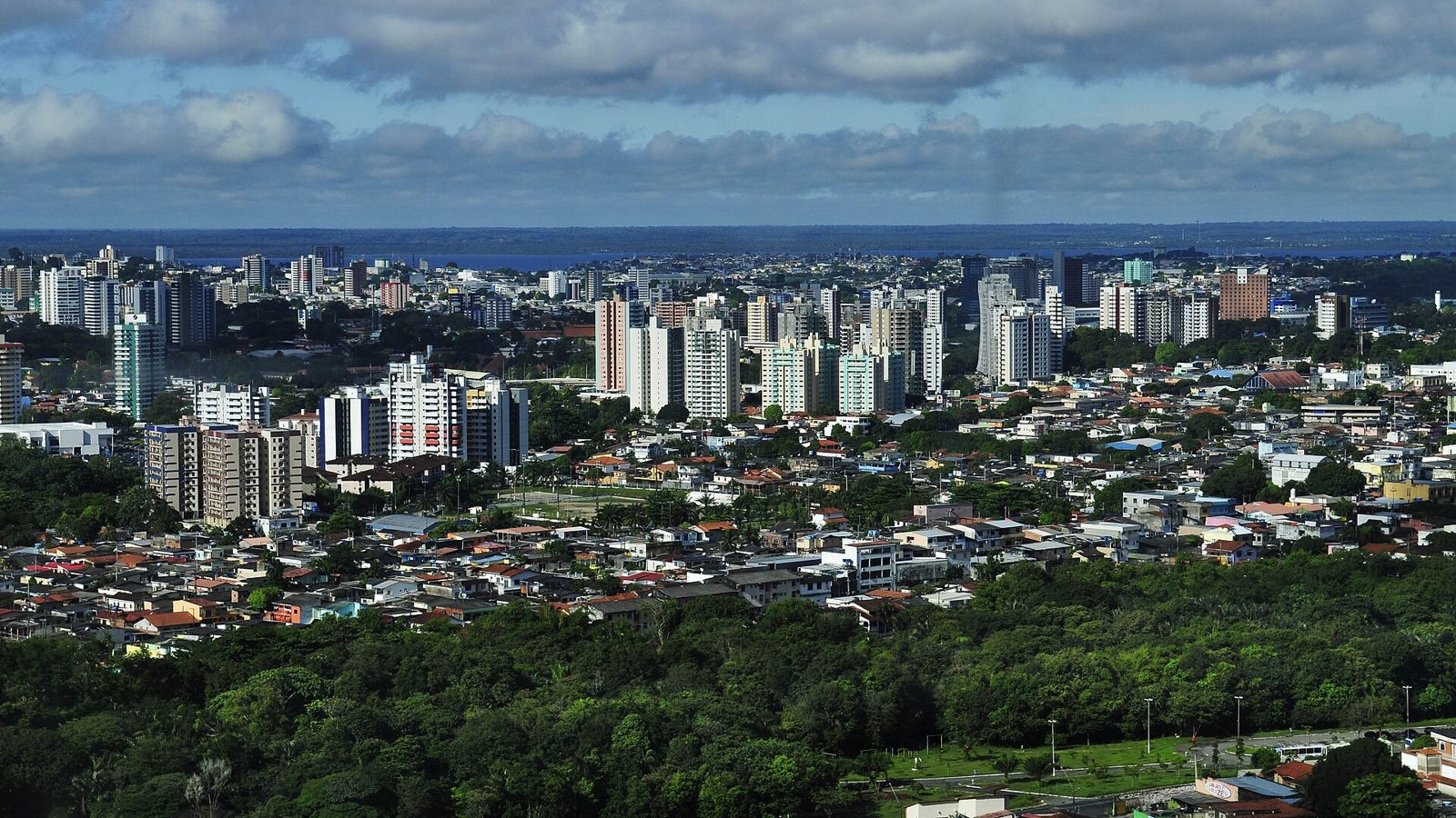 Campanha ao Governo do Amazonas vai aos tribunais: MPE pede cassação de Cidade e Maria do Carmo tenta derrubar decreto climático
